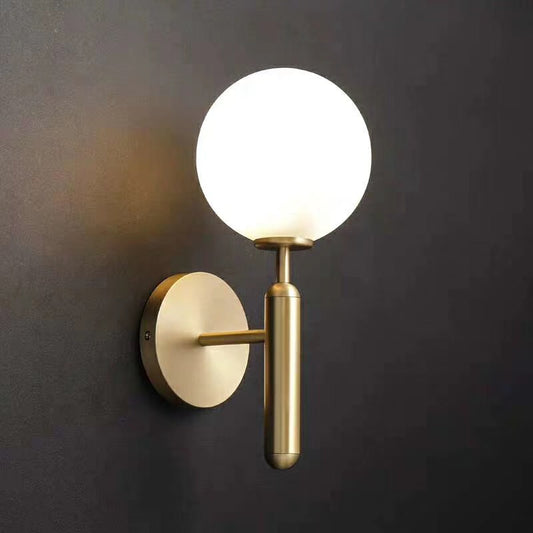 Minimalist Wall Sconce in Gold